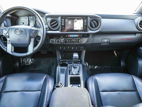 Used 2017 Toyota Tacoma TRD Pro AWD/4WD image 12