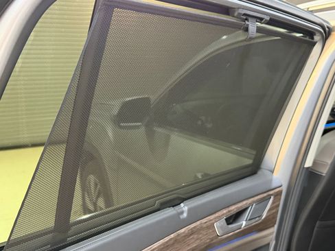 Used 2024 Volkswagen Atlas SEL AWD/4WD image 41