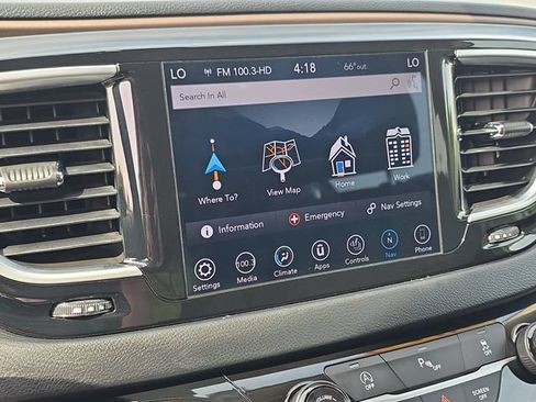 Used 2018 Chrysler Pacifica Touring-L Plus FWD image 18