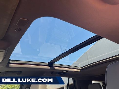 Used 2022 GMC Yukon Denali AWD/4WD image 9