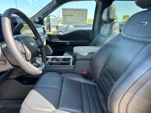 Used 2025 Ford F250 Platinum image 8