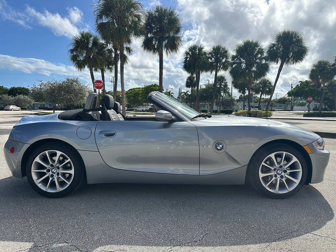 Used 2006 BMW Z4 3.0i RWD image 19