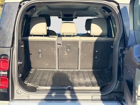 Used 2021 Land Rover Defender 110 SE image 12