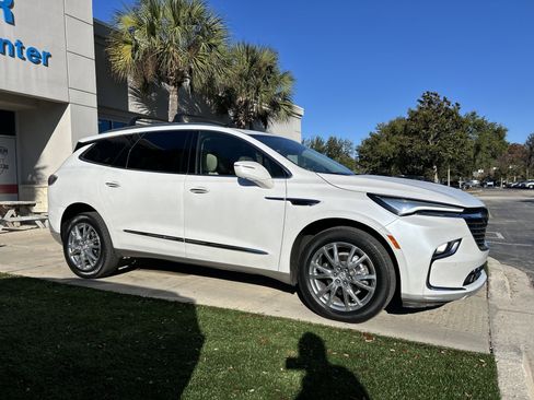 Used 2023 Buick Enclave Premium w/ Experience Buick Package image 16