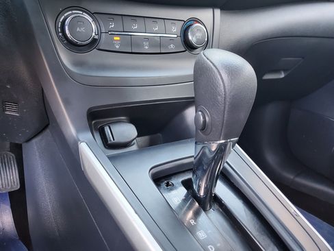 Used 2017 Nissan Sentra S image 16