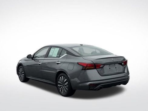 Used 2023 Nissan Altima 2.5 SV w/ SV Premium Package image 8