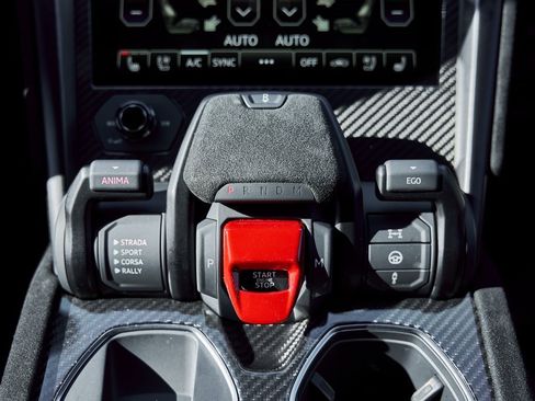 Used 2024 Lamborghini Urus Performante image 81