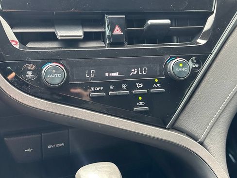 Used 2024 Toyota Camry SE FWD image 14