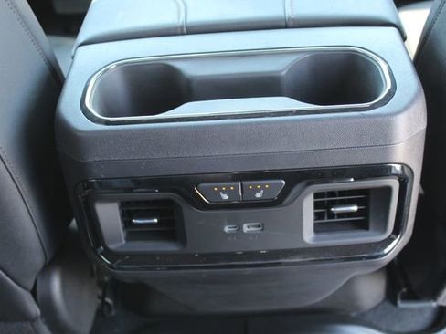Used 2024 GMC Sierra 1500 AT4 w/ Technology Package AWD/4WD image 19