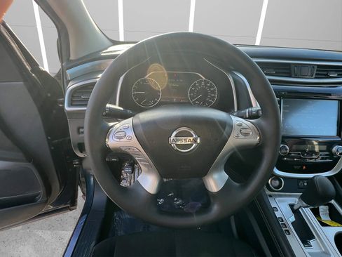 Used 2018 Nissan Murano S image 16