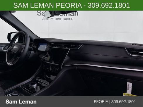 New 2025 Jeep Grand Cherokee L Altitude image 30