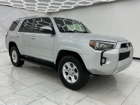 Used 2016 Toyota 4Runner SR5 Premium AWD/4WD image 7