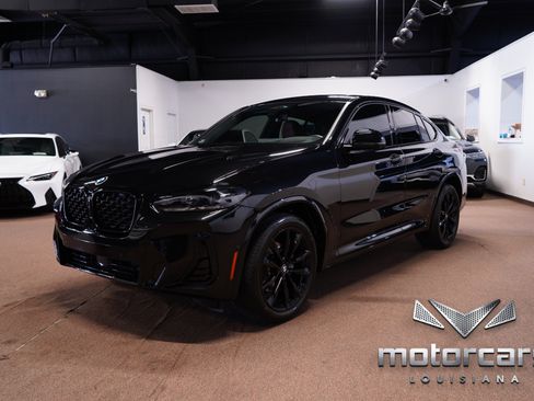 Used 2024 BMW X4 xDrive30i w/ Premium Package AWD/4WD image 3