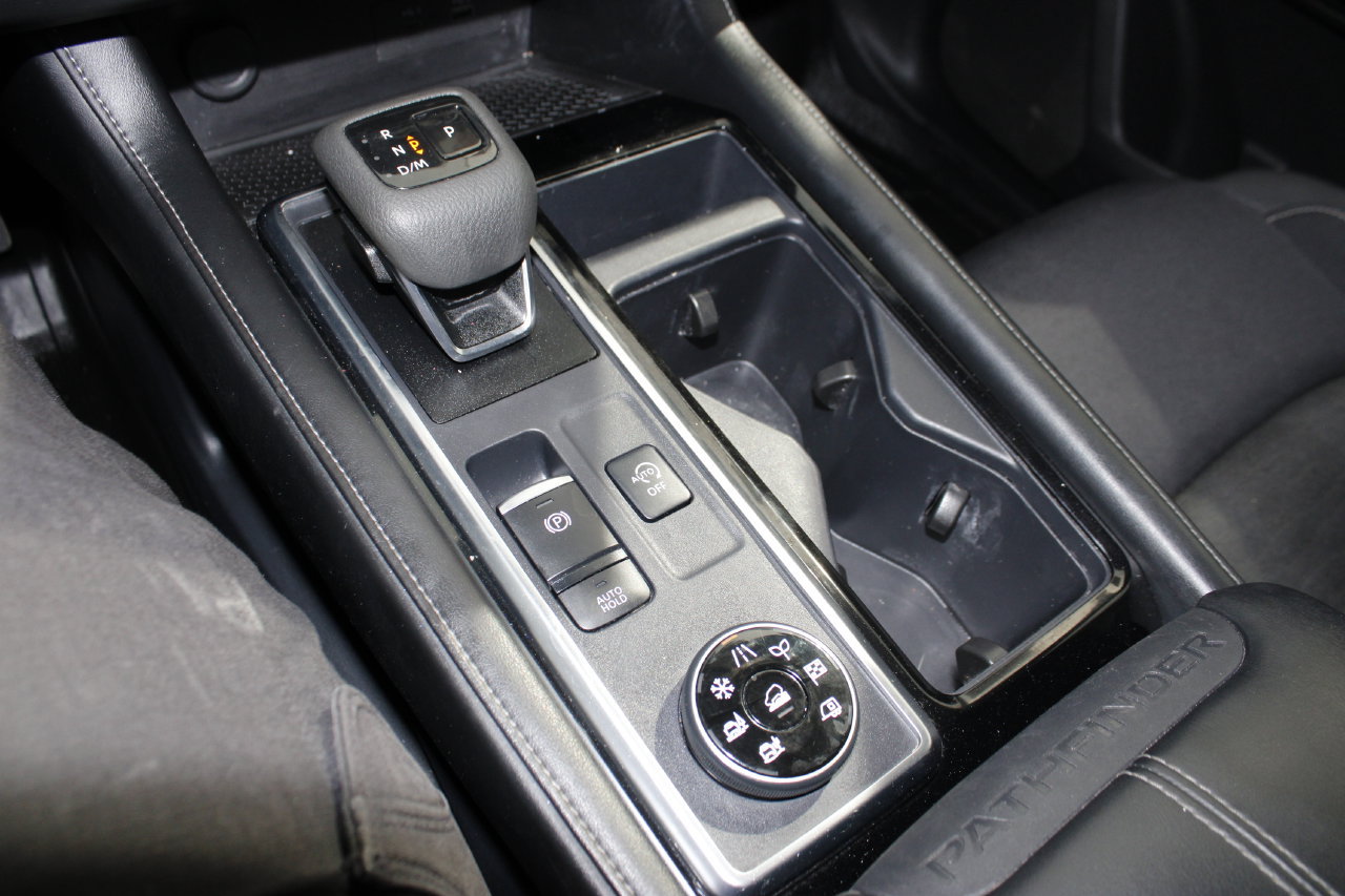 Used 2023 Nissan Pathfinder SV AWD/4WD image 19