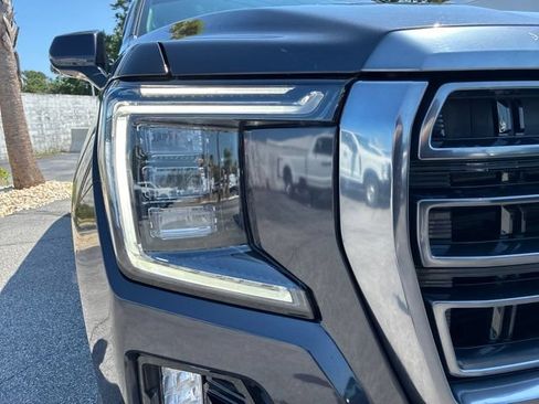Used 2023 GMC Yukon XL AT4 w/ Technology Package AWD/4WD image 9