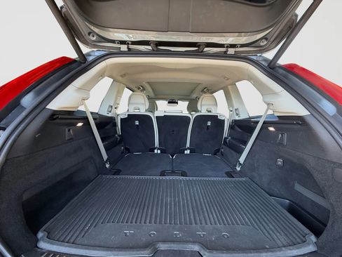 Used 2020 Volvo XC90 T5 Momentum w/ Protection Package Premier AWD/4WD image 17