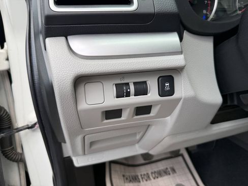 Used 2016 Subaru Forester 2.5i AWD/4WD image 17