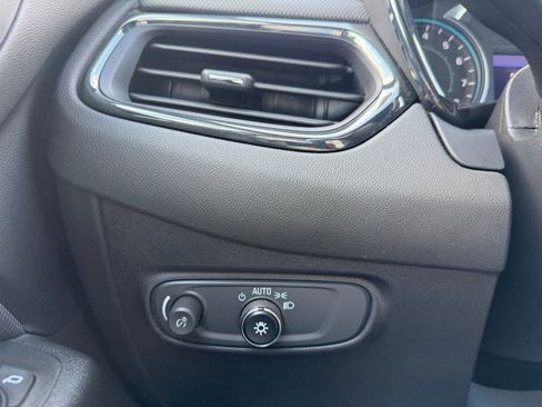 Used 2022 Chevrolet Equinox RS w/ RS Leather Package image 22