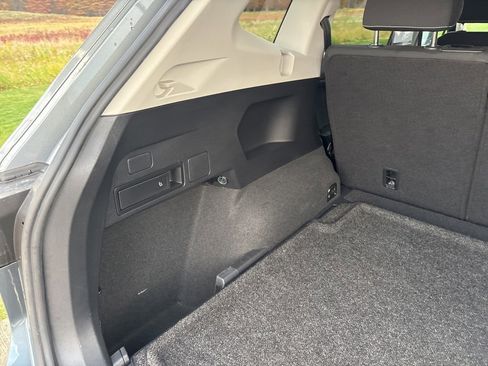 Used 2022 Volkswagen Tiguan S image 46