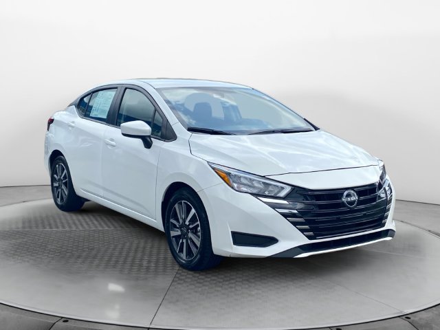 Used 2025 Nissan Versa SV FWD image 7