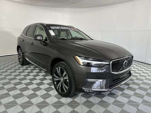 Used 2023 Volvo XC60 B5 Ultimate w/ Protection Package Premier FWD image 2