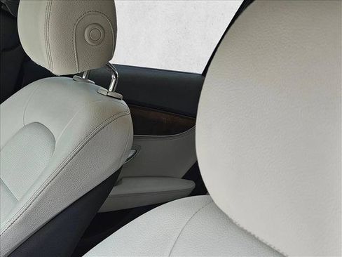 Used 2015 Mercedes-Benz C 300 Sedan image 8