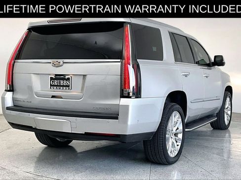 Used 2020 Cadillac Escalade Luxury AWD/4WD image 2