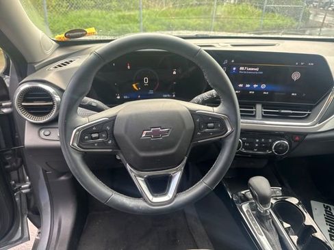 Used 2025 Chevrolet Trax ACTIV w/ Driver Confidence Package FWD image 12