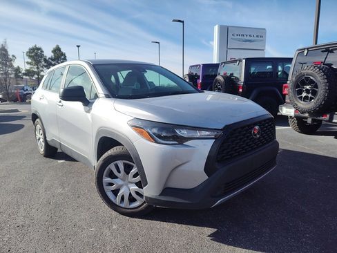 Used 2022 Toyota Corolla Cross L image 1