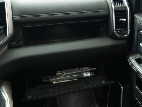 Certified 2019 RAM 2500 Laramie w/ Night Edition image 28