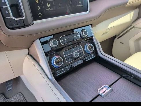 Certified 2024 GMC Yukon Denali AWD/4WD image 23