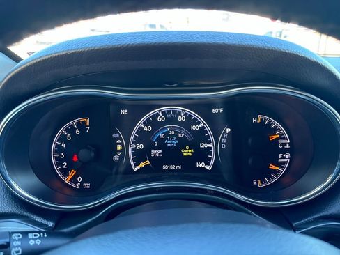 Used 2021 Jeep Grand Cherokee Laredo X image 15