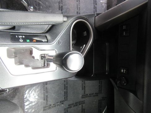 Used 2017 Toyota RAV4 XLE image 17