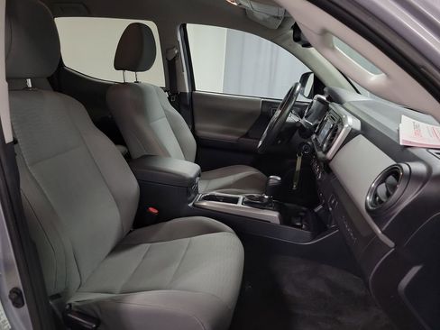 Used 2016 Toyota Tacoma SR5 image 24