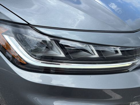 Used 2025 Volkswagen Jetta SE FWD image 27