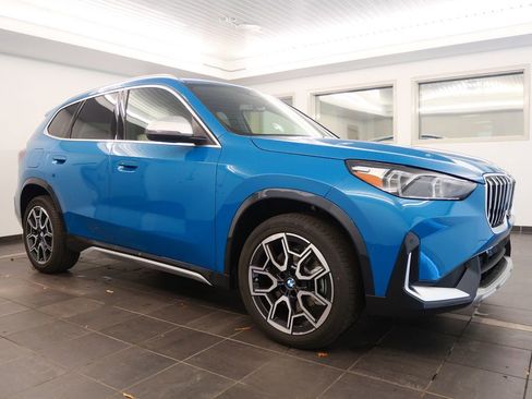 Used 2025 BMW X1 xDrive28i w/ Technology Package image 7