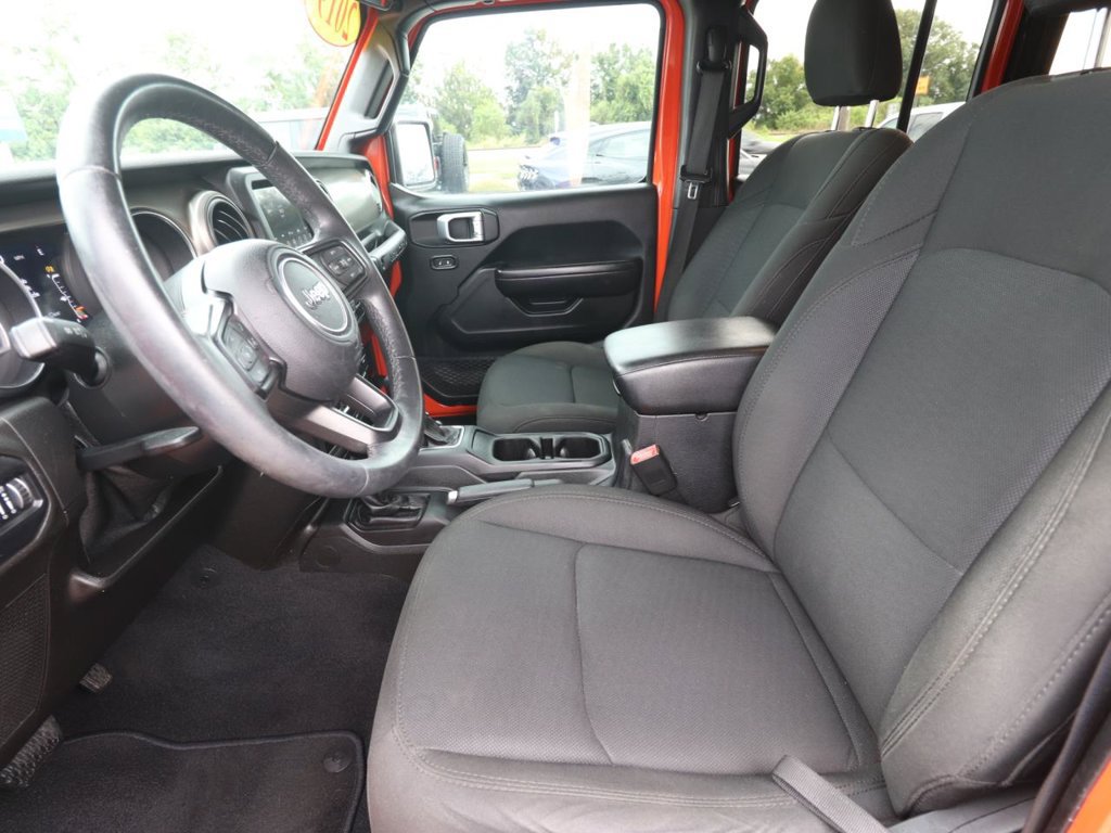 Used 2019 Jeep Wrangler Unlimited Sport S AWD/4WD image 2