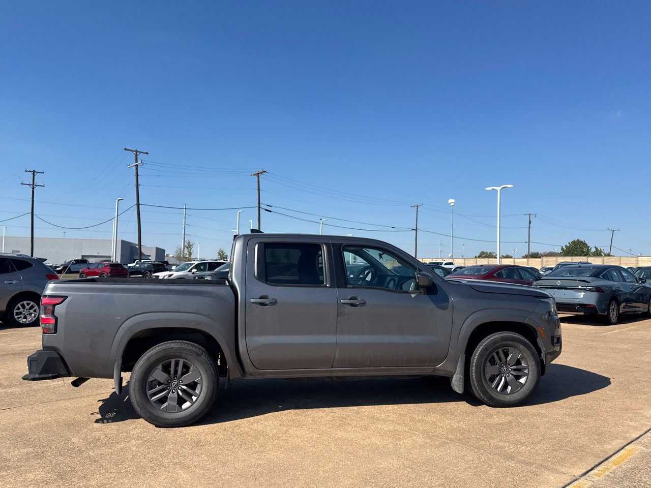 Used 2025 Nissan Frontier SV RWD image 29