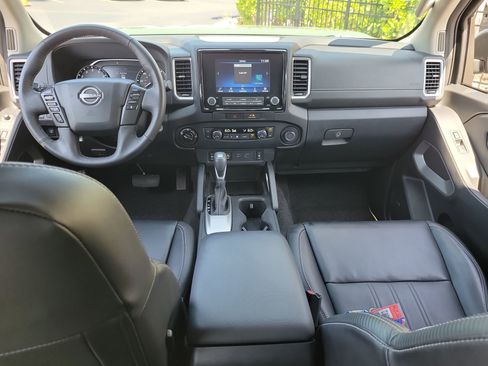 Used 2022 Nissan Frontier SV w/ SV Premium Package AWD/4WD image 14