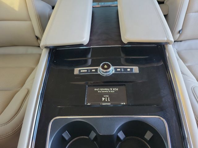 Certified 2021 Lincoln Navigator Reserve w/ Luxury Package AWD/4WD image 18