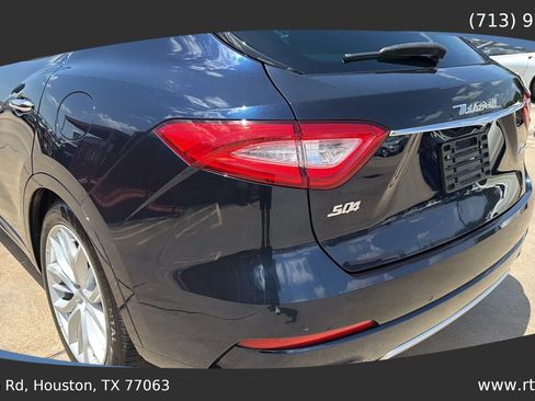 Used 2019 Maserati Levante S GranLusso AWD/4WD image 18