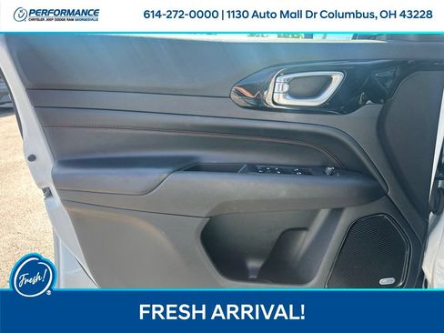 Used 2023 Jeep Compass Trailhawk w/ Sun and Sound Group AWD/4WD image 11