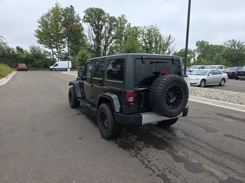 Used 2014 Jeep Wrangler Unlimited Sahara AWD/4WD image 5