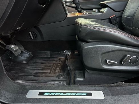 Used 2017 Ford Explorer Sport w/ Equipment Group 401A image 38