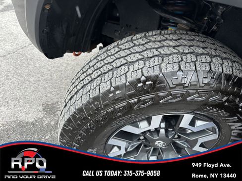 Used 2021 Toyota Tacoma TRD Off-Road w/ TRD Premium Off Road Package image 11