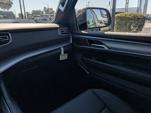 New 2026 Jeep Grand Wagoneer Limited image 18