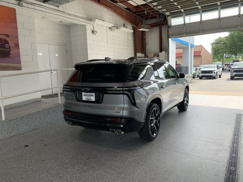 New 2026 Chevrolet Traverse RS w/ LPO, Floor Liner Package FWD image 6