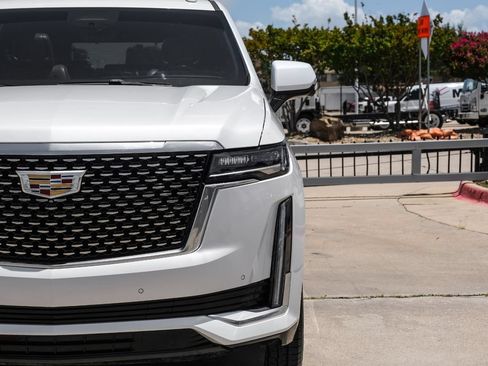 Used 2023 Cadillac Escalade Premium Luxury AWD/4WD image 55