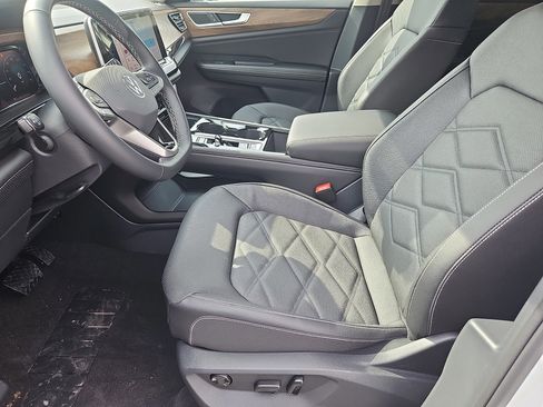 New 2026 Volkswagen Atlas SE image 17