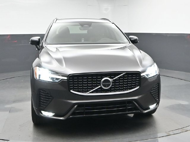 Used 2023 Volvo XC60 B5 Plus w/ Climate Package AWD/4WD image 2